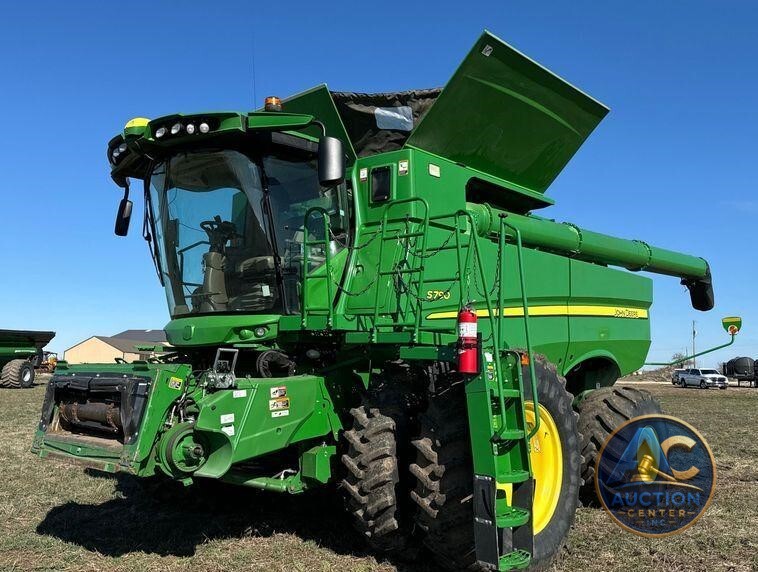 2018 John Deere S790 combine