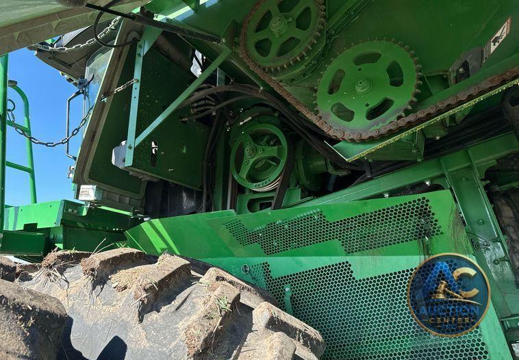 2018 John Deere S790 combine