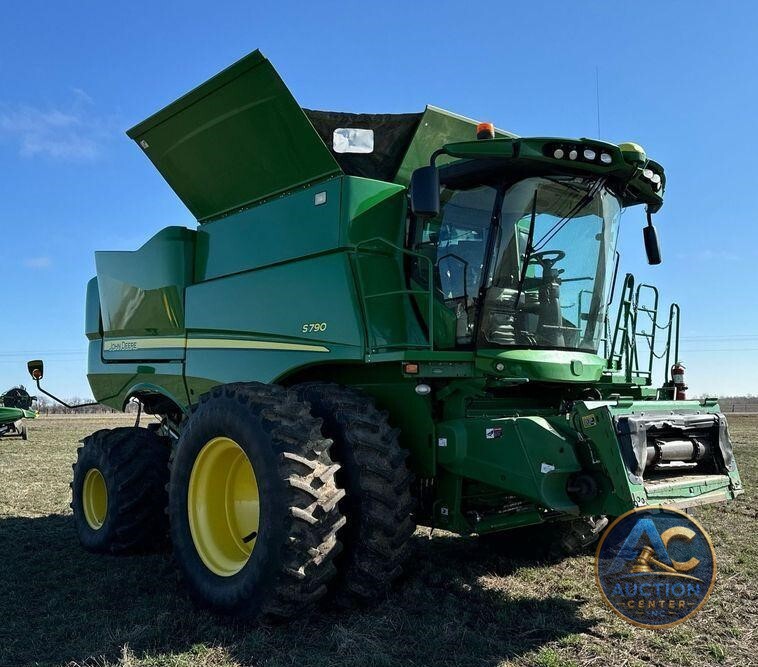 2018 John Deere S790 combine