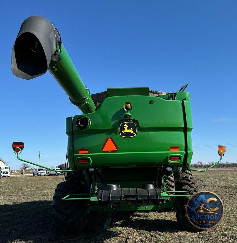 2018 John Deere S790 combine
