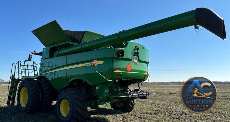 2018 John Deere S790 combine