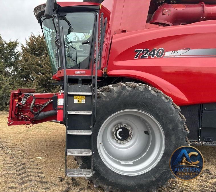 2017 Case IH Axial-Flow 7240  combine