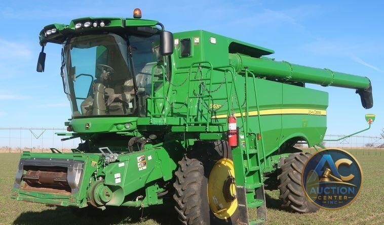 2016 John Deere S670 STS  combine