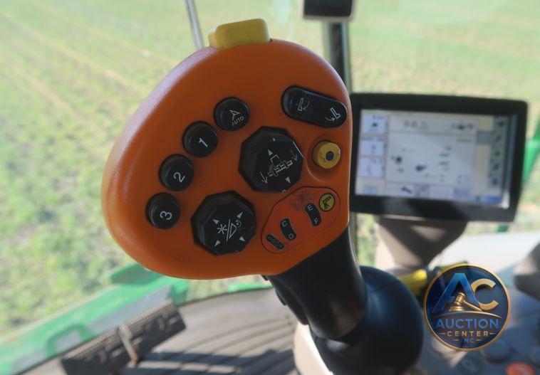 2016 John Deere S670 STS  combine