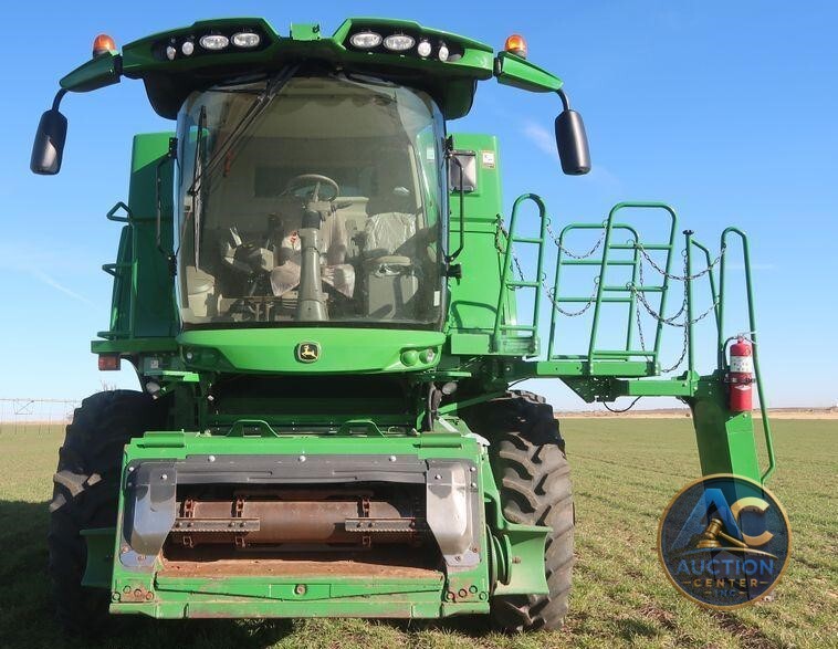 2016 John Deere S670 STS  combine