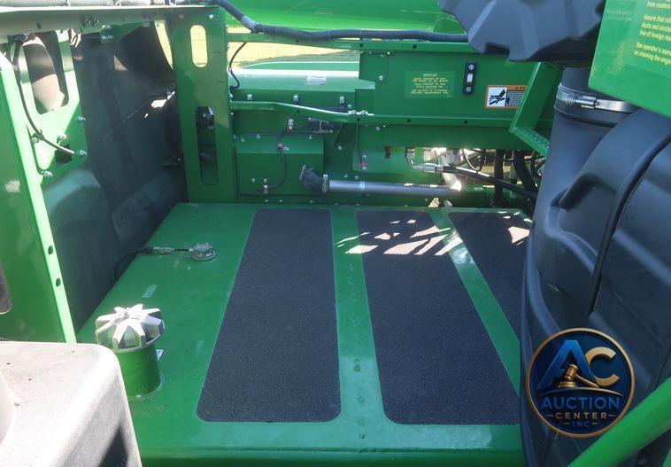 2016 John Deere S670 STS  combine