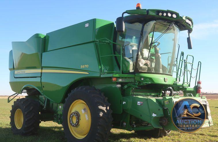 2016 John Deere S670 STS  combine