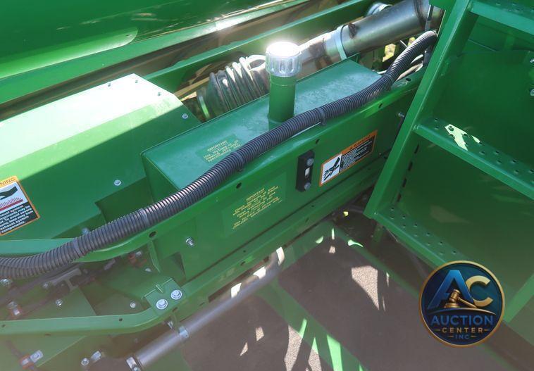 2016 John Deere S670 STS  combine