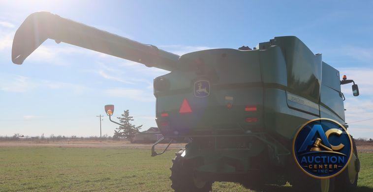 2016 John Deere S670 STS  combine