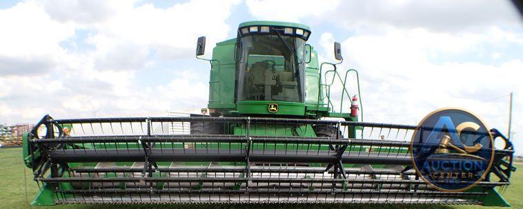 2004 John Deere 9560  combine