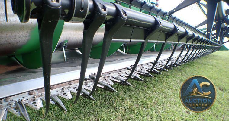 2004 John Deere 9560  combine