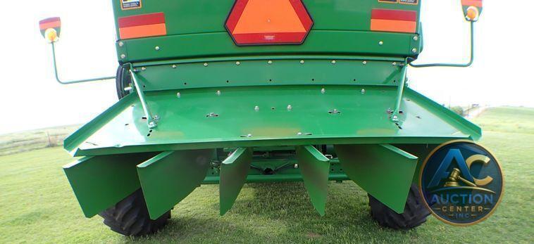 2004 John Deere 9560  combine