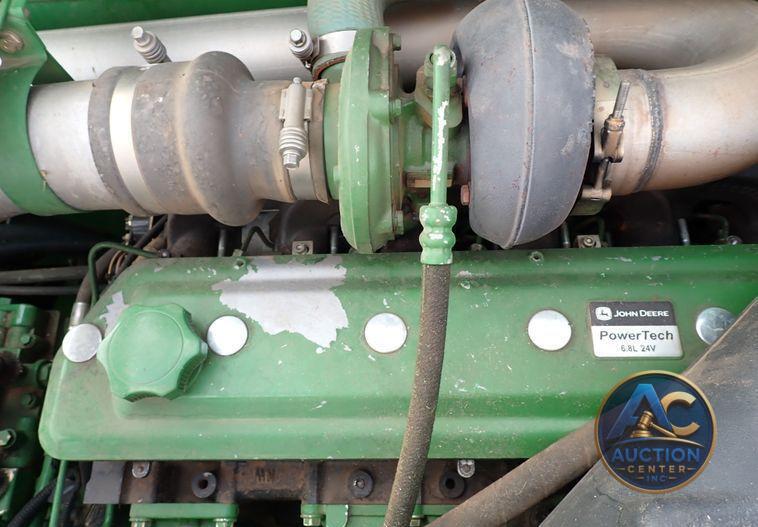 2004 John Deere 9560  combine