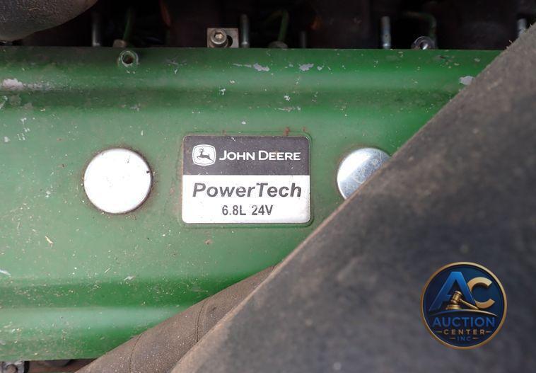 2004 John Deere 9560  combine
