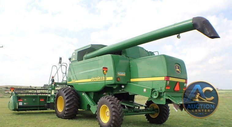 2004 John Deere 9560  combine