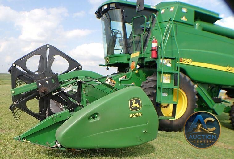 2004 John Deere 9560  combine
