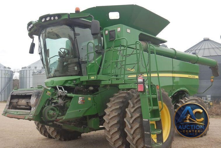 2017 John Deere S680S RWA combine