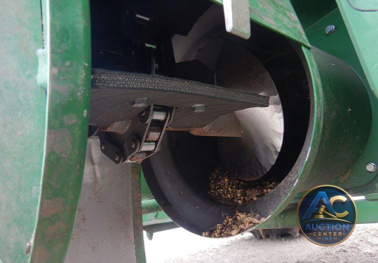 2017 John Deere S680S RWA combine