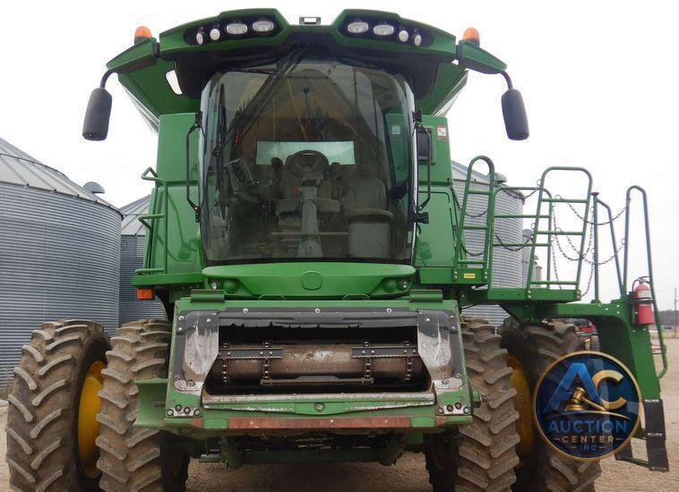 2017 John Deere S680S RWA combine