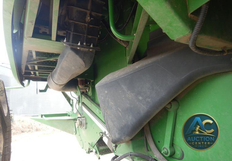 2017 John Deere S680S RWA combine