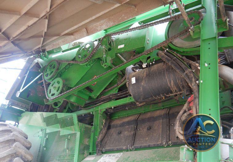 2017 John Deere S680S RWA combine