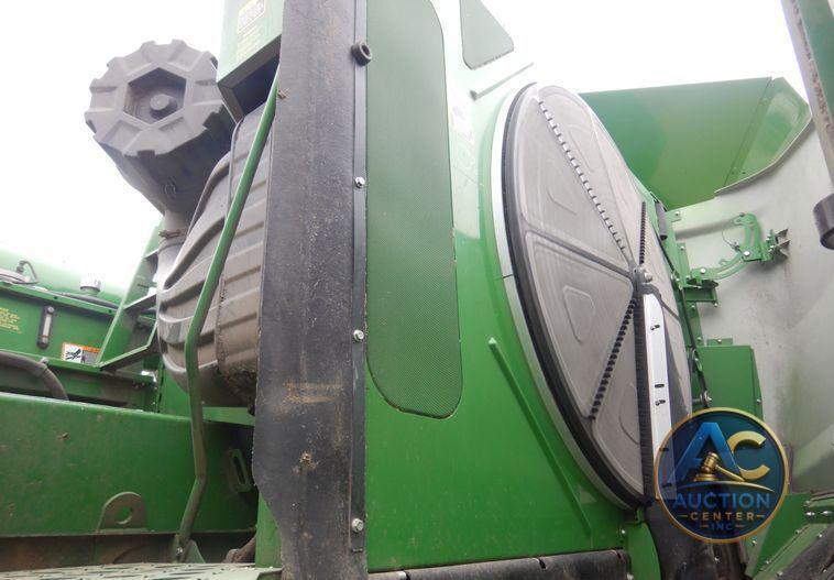 2017 John Deere S680S RWA combine