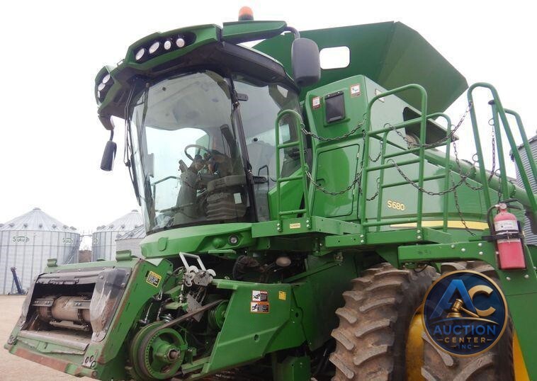 2017 John Deere S680S RWA combine
