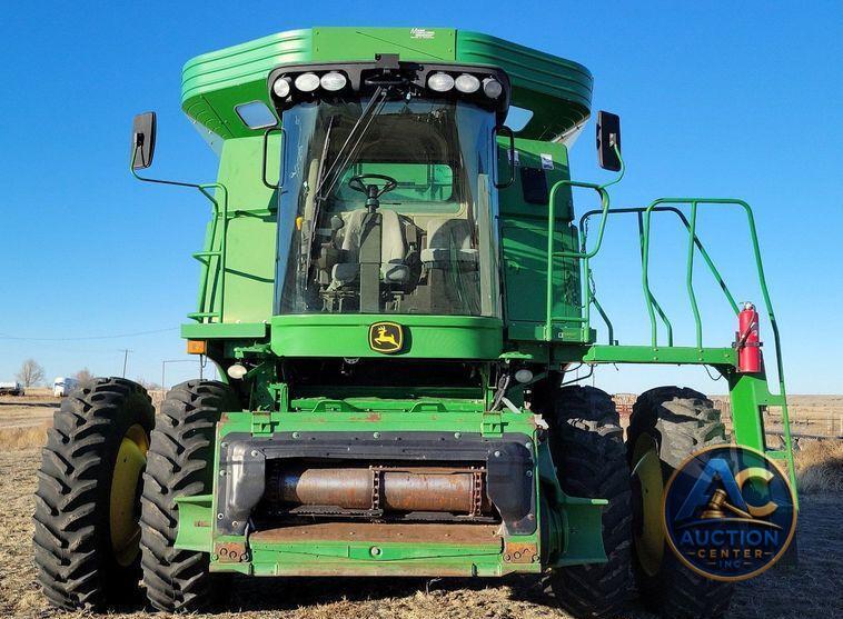2009 John Deere 9770 STS  combine