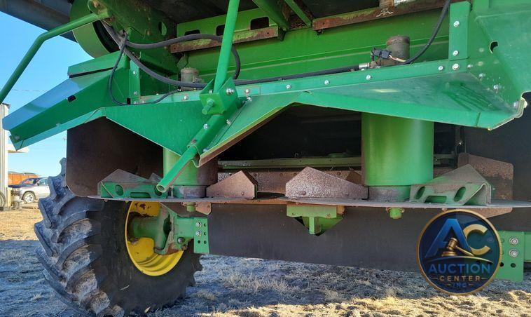 2009 John Deere 9770 STS  combine