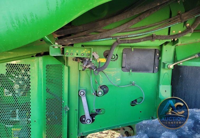 2009 John Deere 9770 STS  combine
