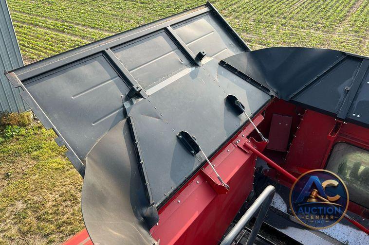 2010 Case IH 8120  RWA combine