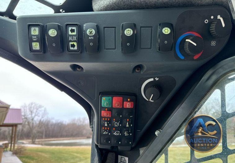 2021 John Deere 325G tracked skid steer loader
