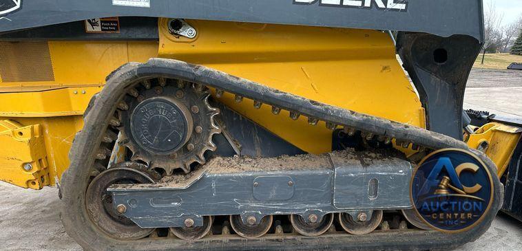 2021 John Deere 325G tracked skid steer loader