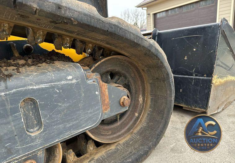 2021 John Deere 325G tracked skid steer loader