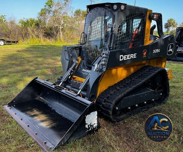 2022 John Deere 325G  tracked skid steer loader