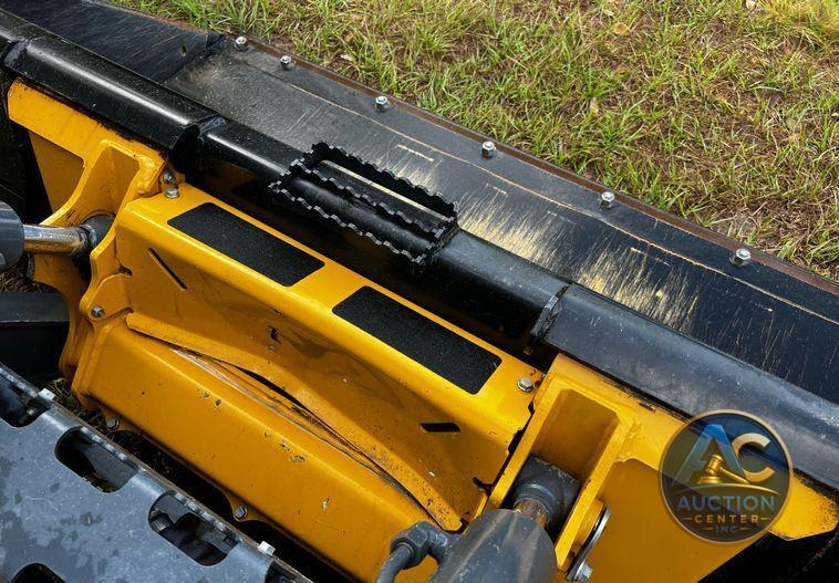2022 John Deere 325G  tracked skid steer loader