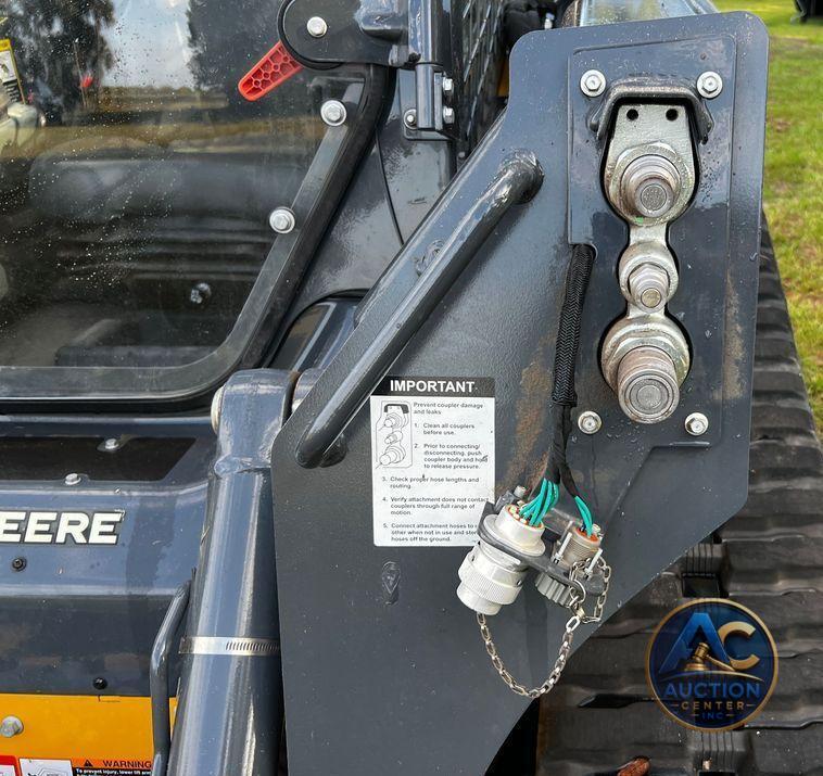 2022 John Deere 325G  tracked skid steer loader