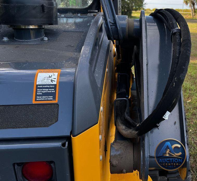 2022 John Deere 325G  tracked skid steer loader