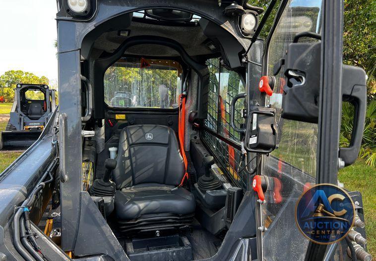 2022 John Deere 325G  tracked skid steer loader