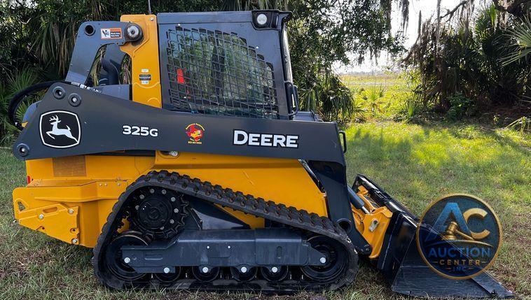 2022 John Deere 325G  tracked skid steer loader