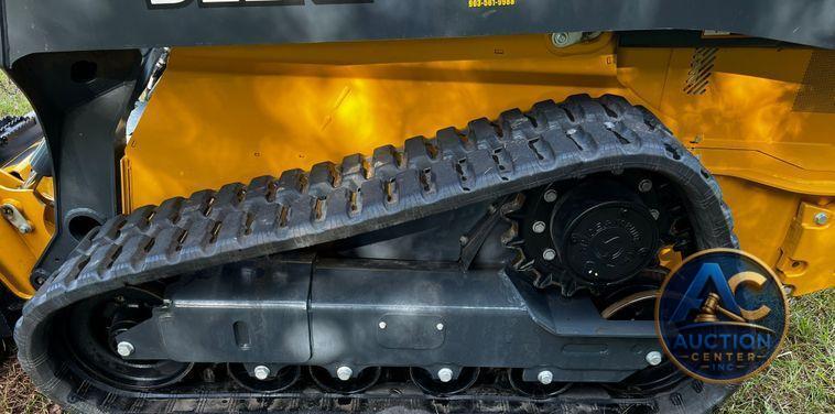 2022 John Deere 325G  tracked skid steer loader