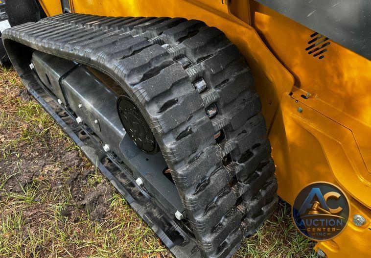 2022 John Deere 325G  tracked skid steer loader