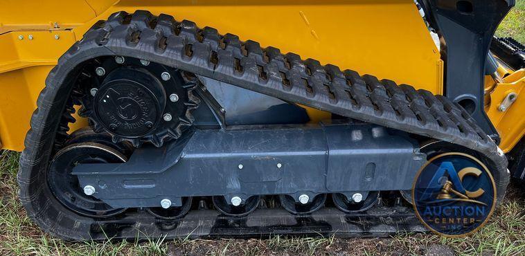 2022 John Deere 325G  tracked skid steer loader