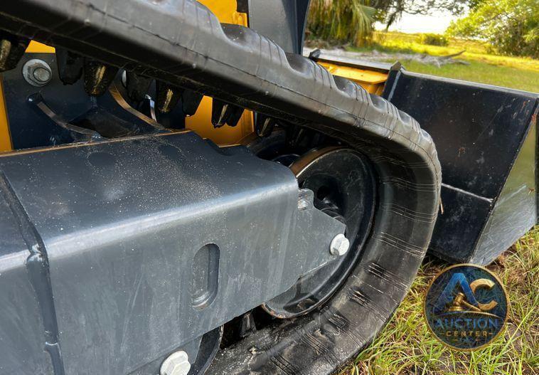 2022 John Deere 325G  tracked skid steer loader