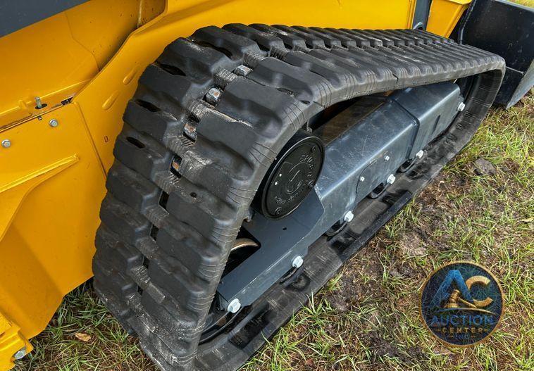 2022 John Deere 325G  tracked skid steer loader