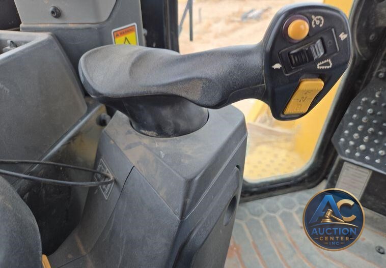 2020 Caterpillar D6 dozer