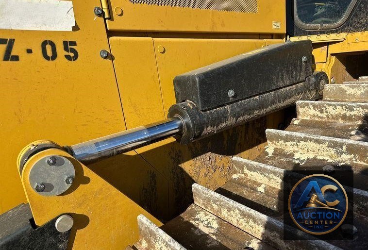 2022 Caterpillar D5 dozer