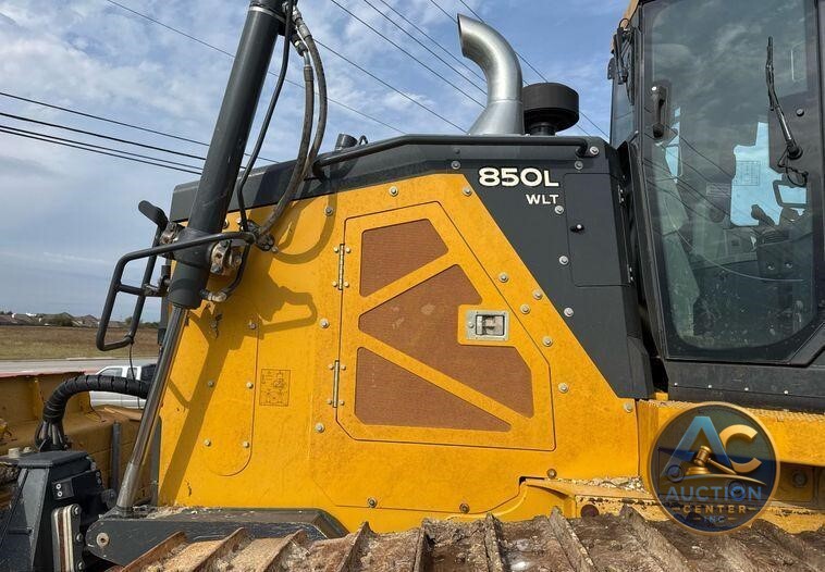 2020 John Deere 850L dozer