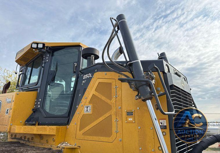 2020 John Deere 850L dozer