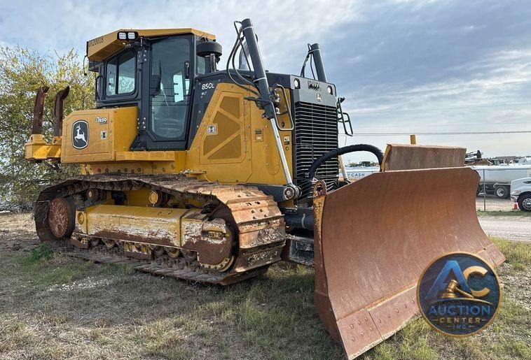 2020 John Deere 850L dozer